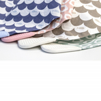 Baveta tip bandana cu jucarie dentitie (Culoare: Indigo)