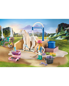 Playmobil - Spalatorie Cu Isabella Si Calutul Lioness