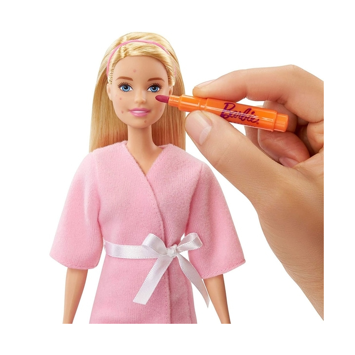 Set Barbie by Mattel Wellness and Fitness O zi la salonul Spa papusa cu figurina si accesorii