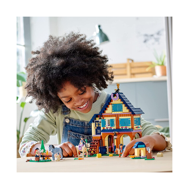 Set de construit -Lego Friends Centrul de Echitatie din Padure 41683