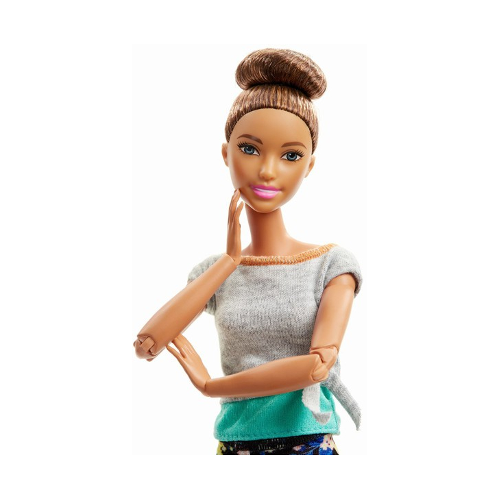 PAPUSA BARBIE MEREU IN MISCARE YOGA STYLE