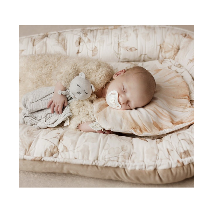 Suport de dormit Babynest Premium Bumbac si Catifea Nature Sepia Rose by BabySteps, 70x35 cm