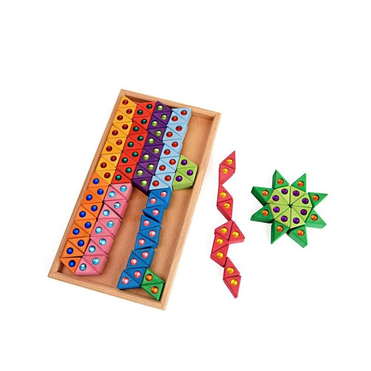 Set 100 triunghiuri colorate din lemn, Bauspiel