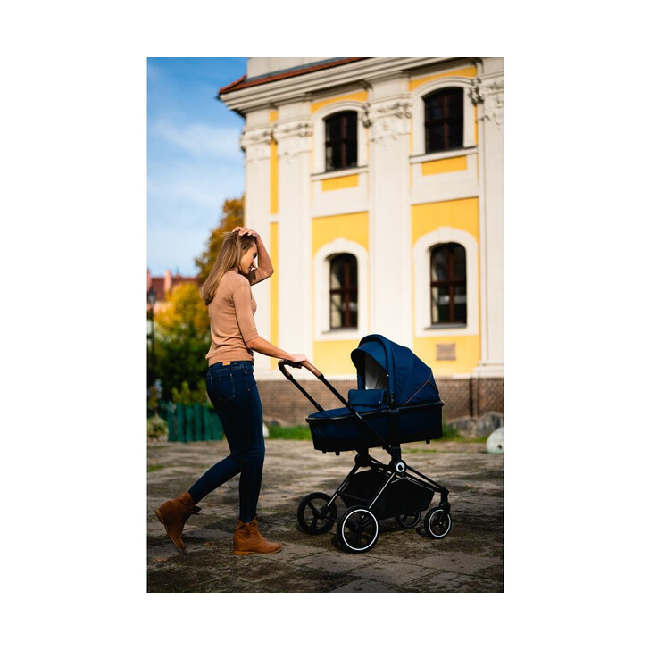 Lionelo - Carucior compact Mika, 2 in 1, Cadru din aluminiu, Cu landou intarit si salteluta moale, Reversibil, Maner ajustabil, Huse pentru picioare, Plasa de tantari, Husa de ploaie, Pana la 22 kg, Albastru