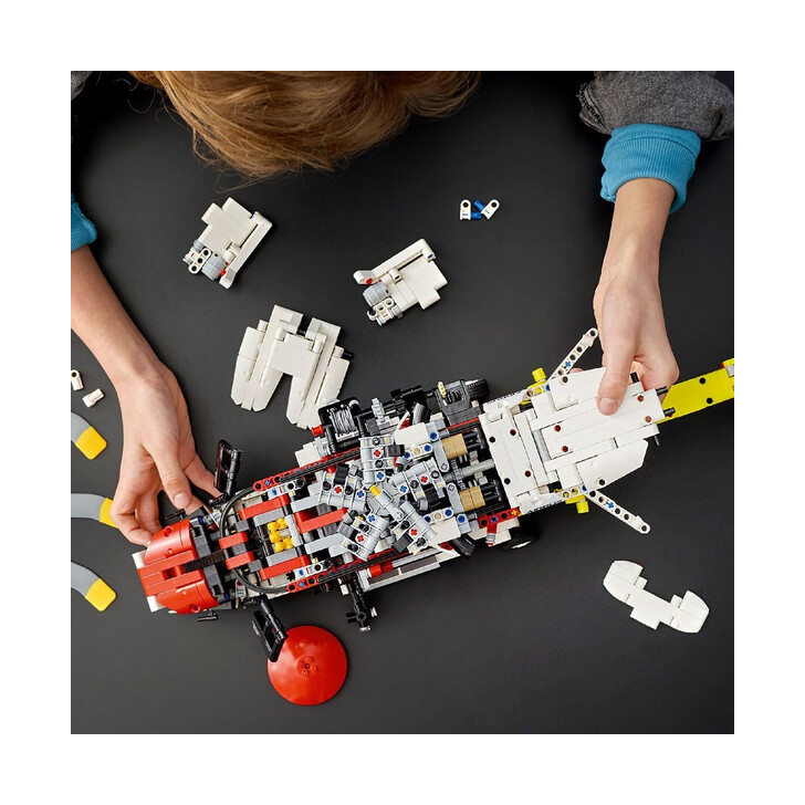 Set de construit - Lego Technic, Elicopter de salvare Airbus H175  42145
