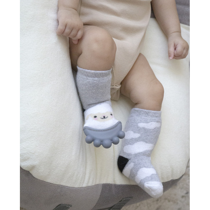 Sosete cu accesoriu dentitie BabyJem Teether Socks (Culoare: Gri)