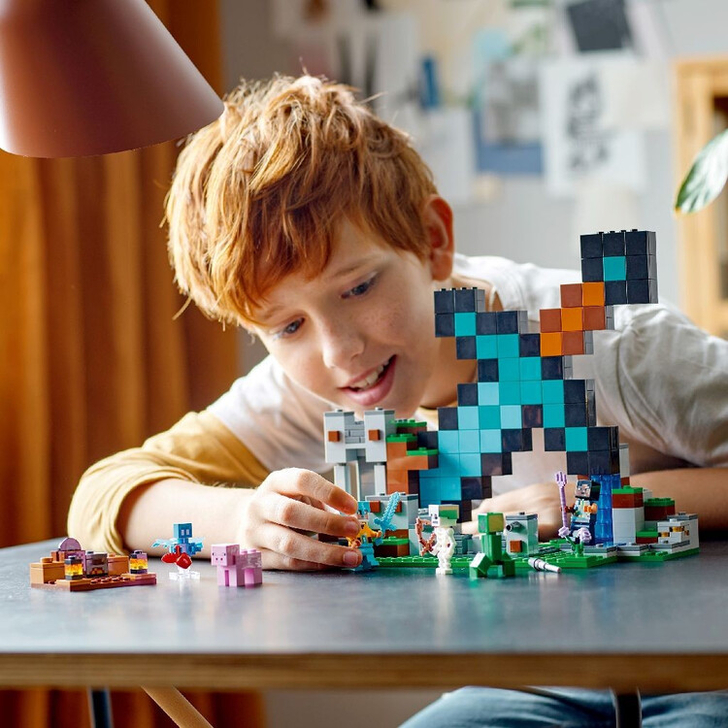 Set de construit - Lego Minecraft, Avanpostul Sabiei  21244