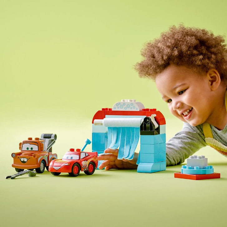 Set de construit - Lego Duplo, Distractie la Spalatorie cu Fulger McQueen si Mater 10996